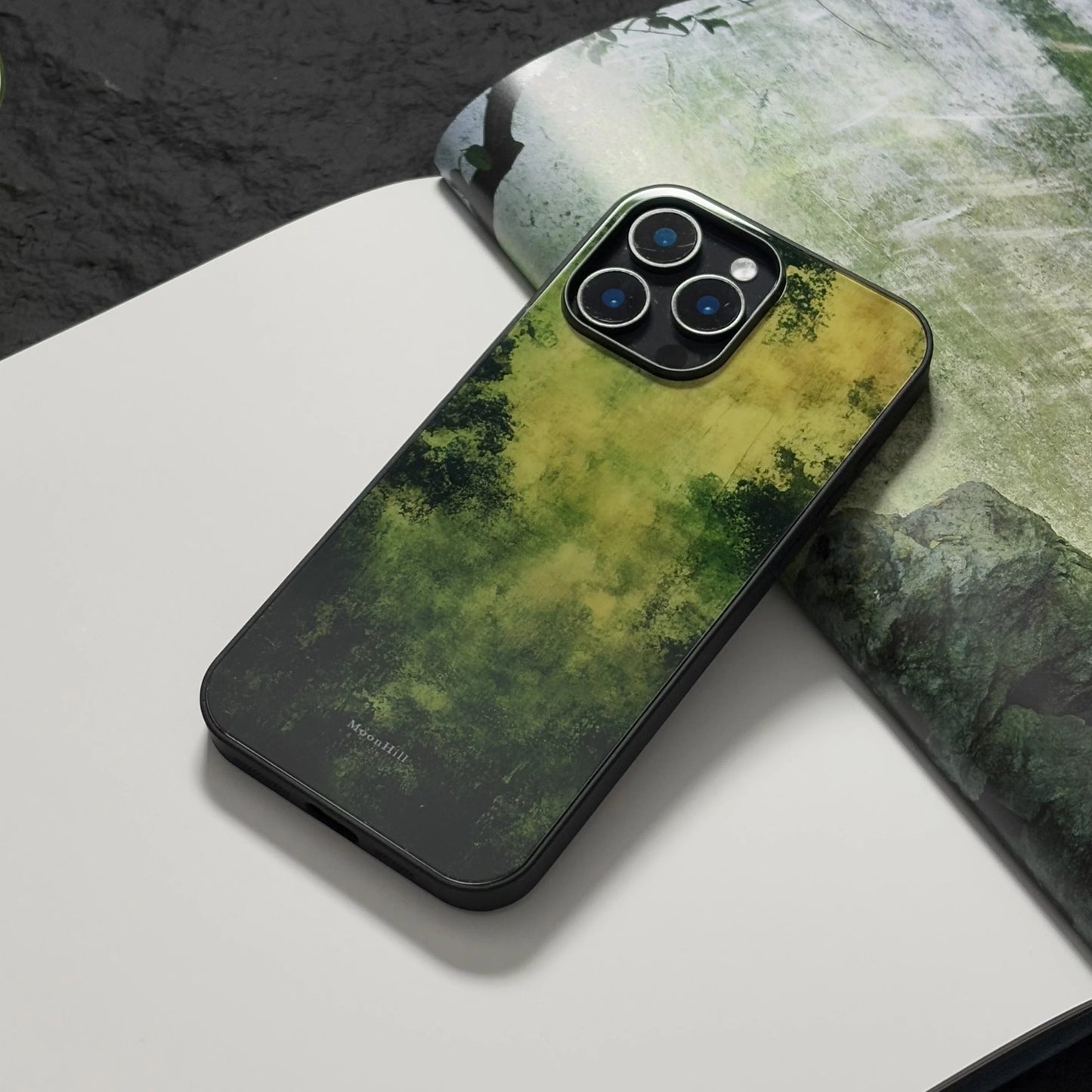 Green moss-patterned non-slip full-coverage glass premium phone case