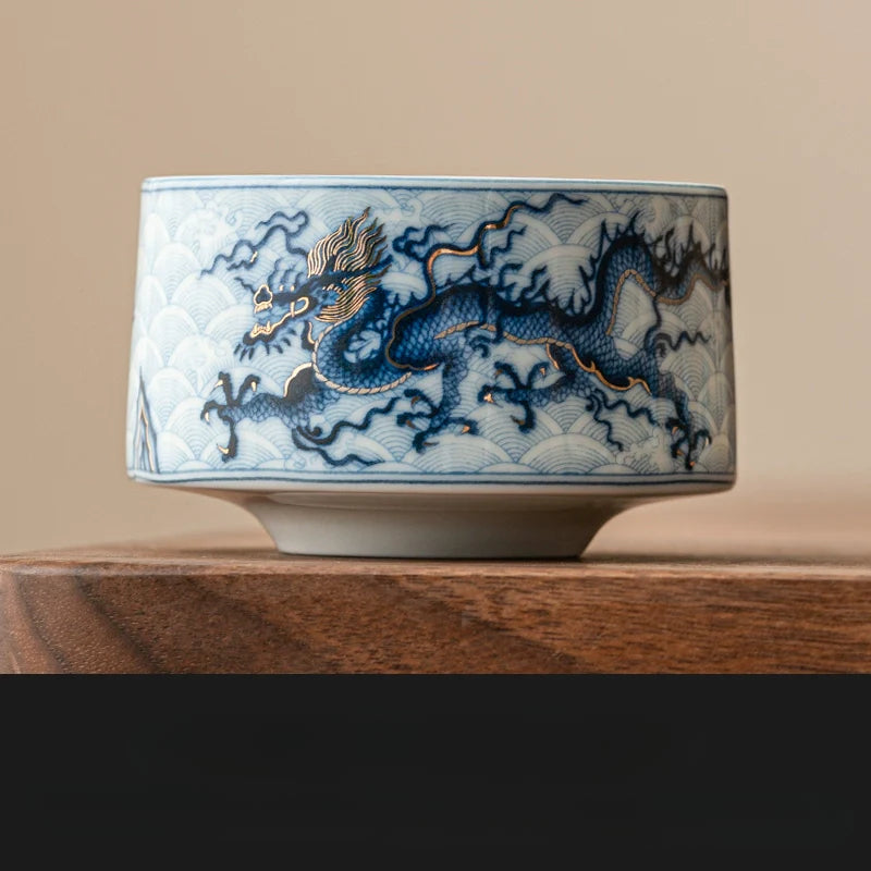Blue-and-White Teacup Decorated with a Dragon