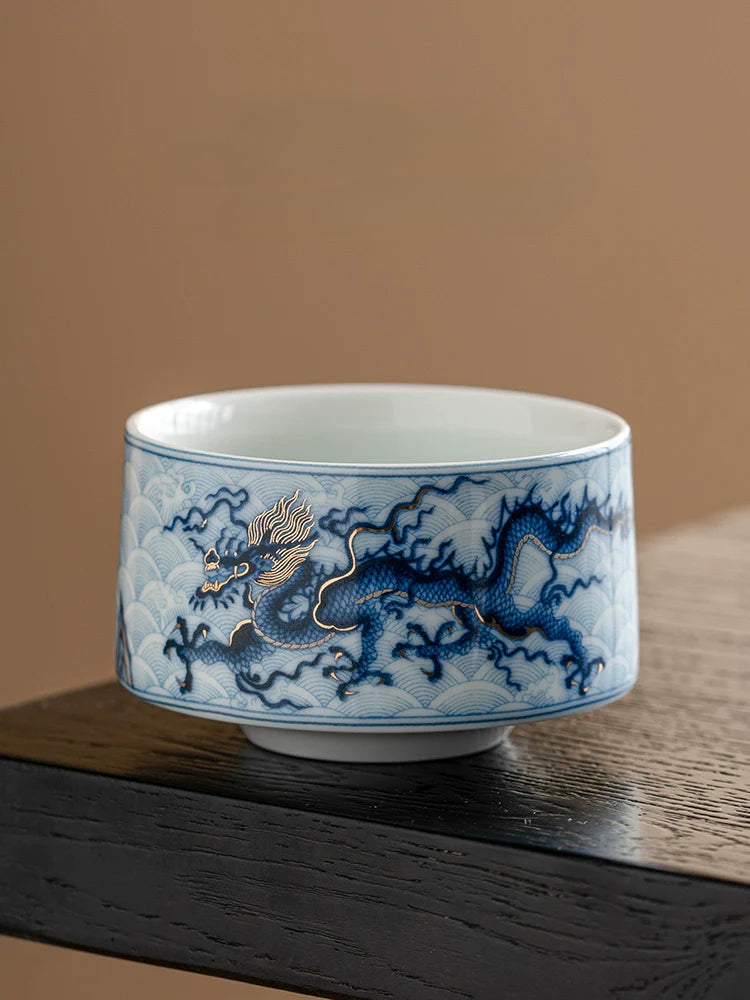 Blue-and-White Teacup Decorated with a Dragon