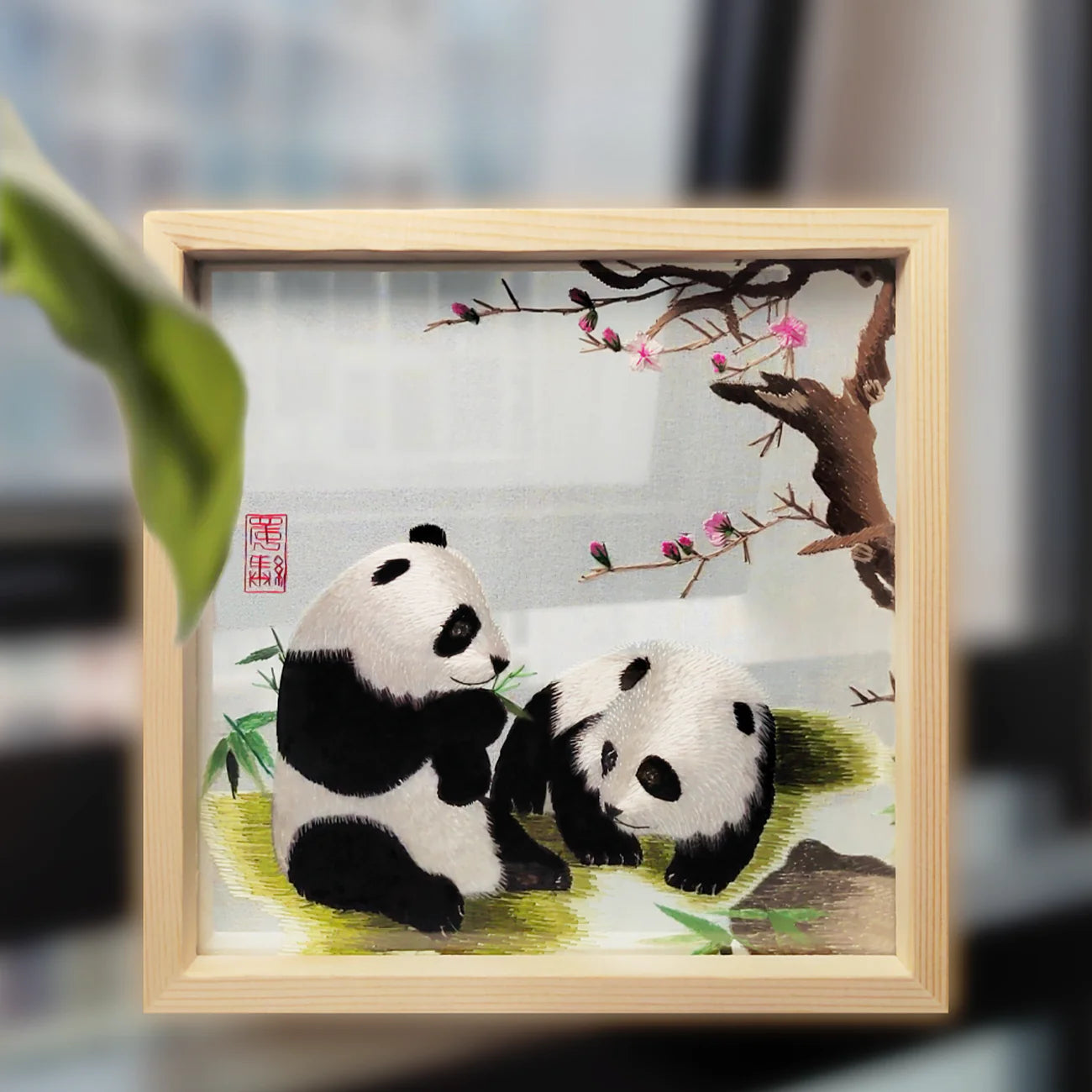 Natural Wood Shu Embroidery Panda Photo Frame Ornament