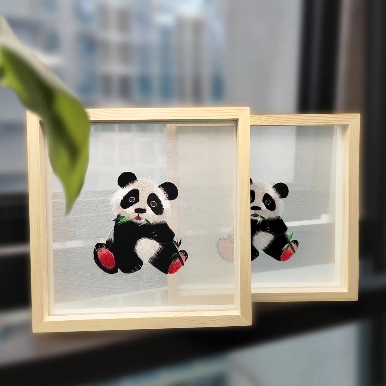 Natural Wood Shu Embroidery Panda Photo Frame Ornament