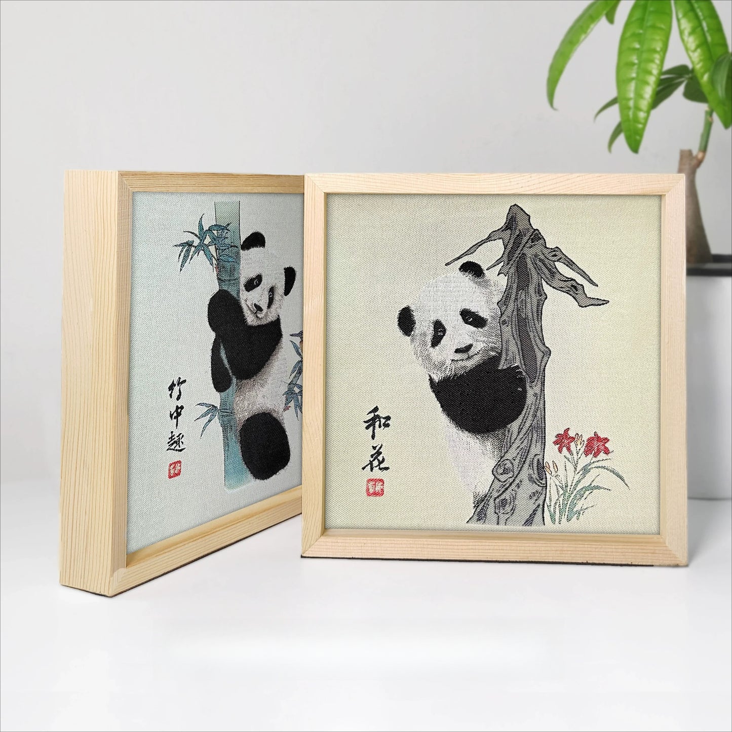 Natural Wood Shu Embroidery Panda Photo Frame Ornament