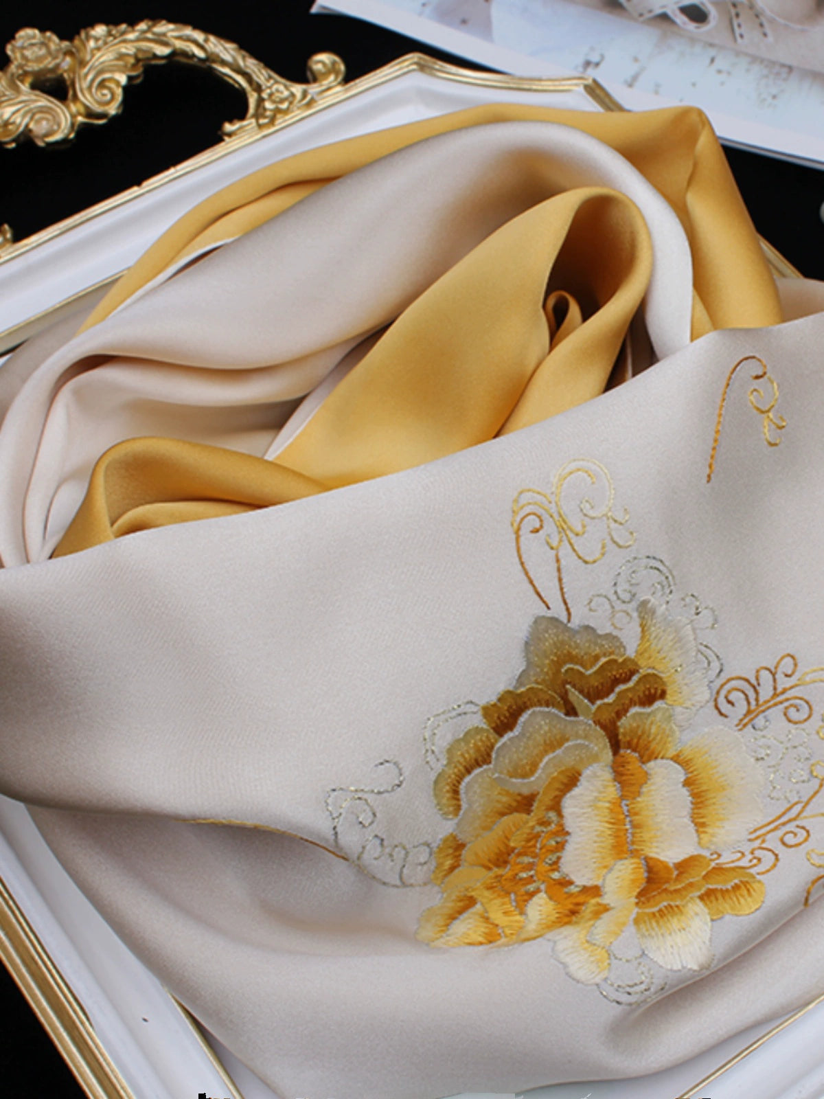 Suzhou embroidery hand-embroidered silk scarf