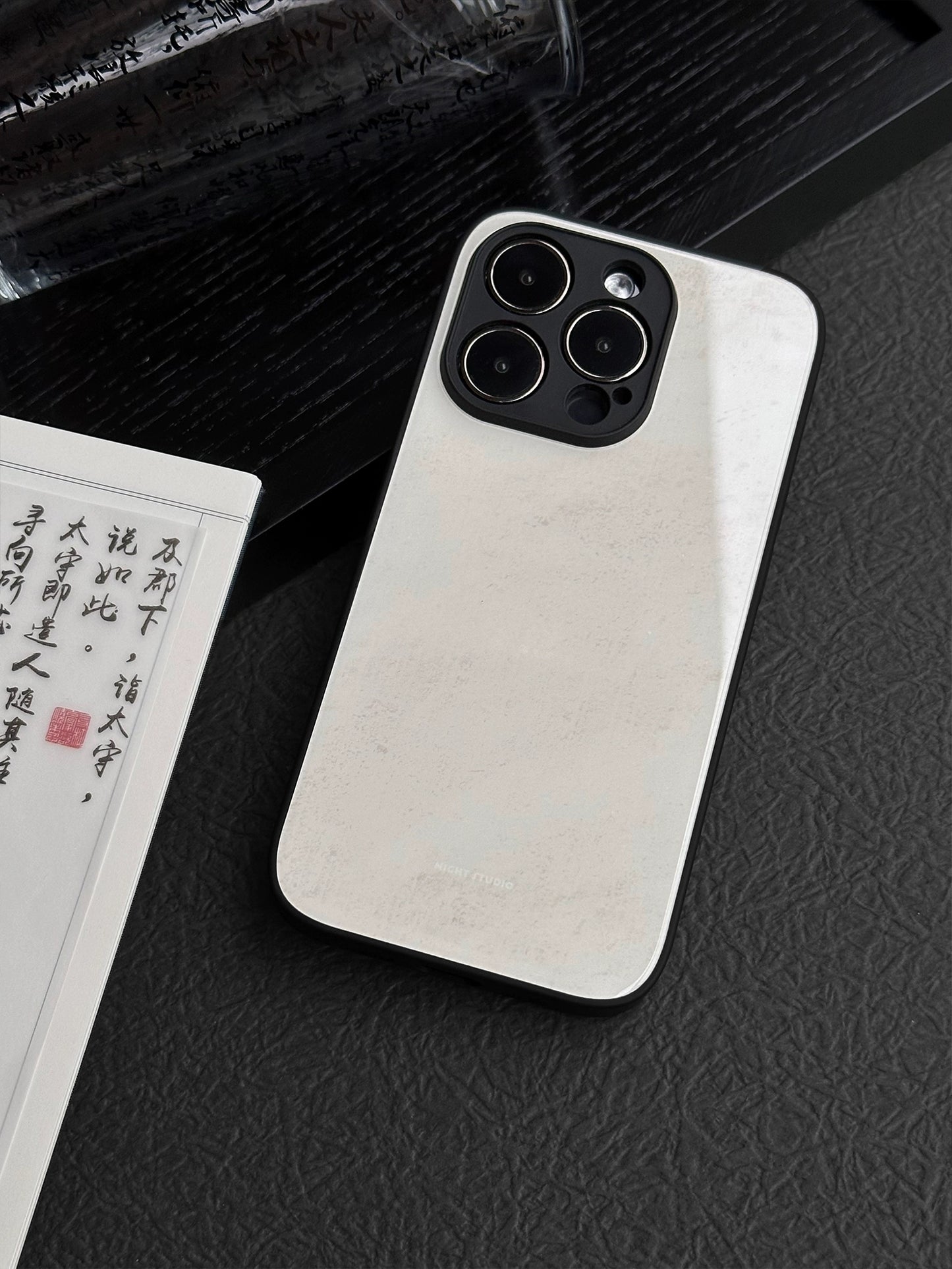 Night Studio Natural Texture White Glass Phone Case