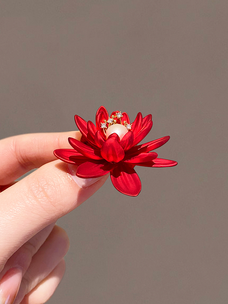 China International Elegant Pearl Flower Breast