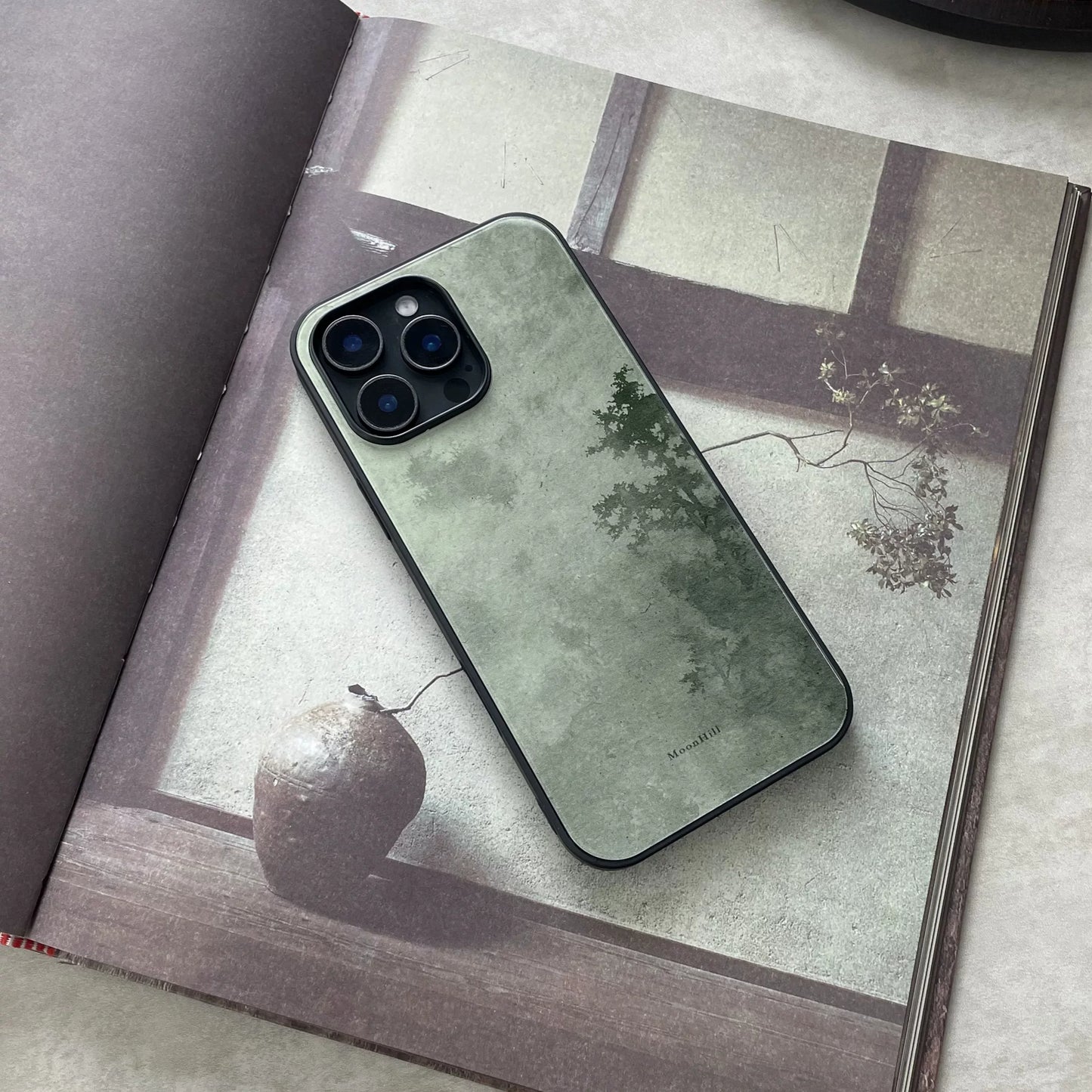 Abstract painting of pine trees in slumber, non-slip, full-coverage glass, original design, premium new phone case.