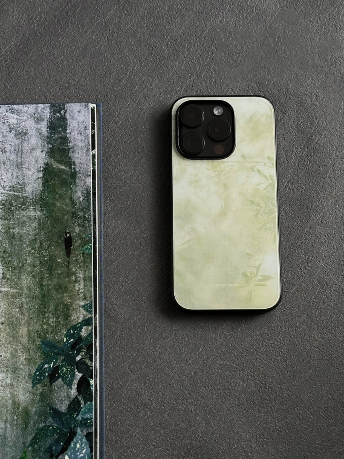 Night Studio Toon Branch Green Protective Phone Case