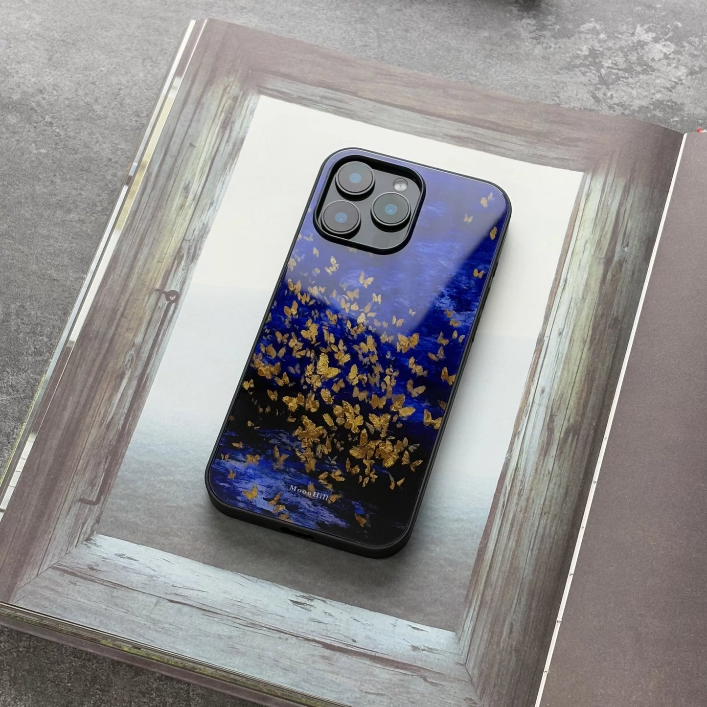 Dreamy golden butterfly art design non-slip full-coverage tempered glass premium phone case