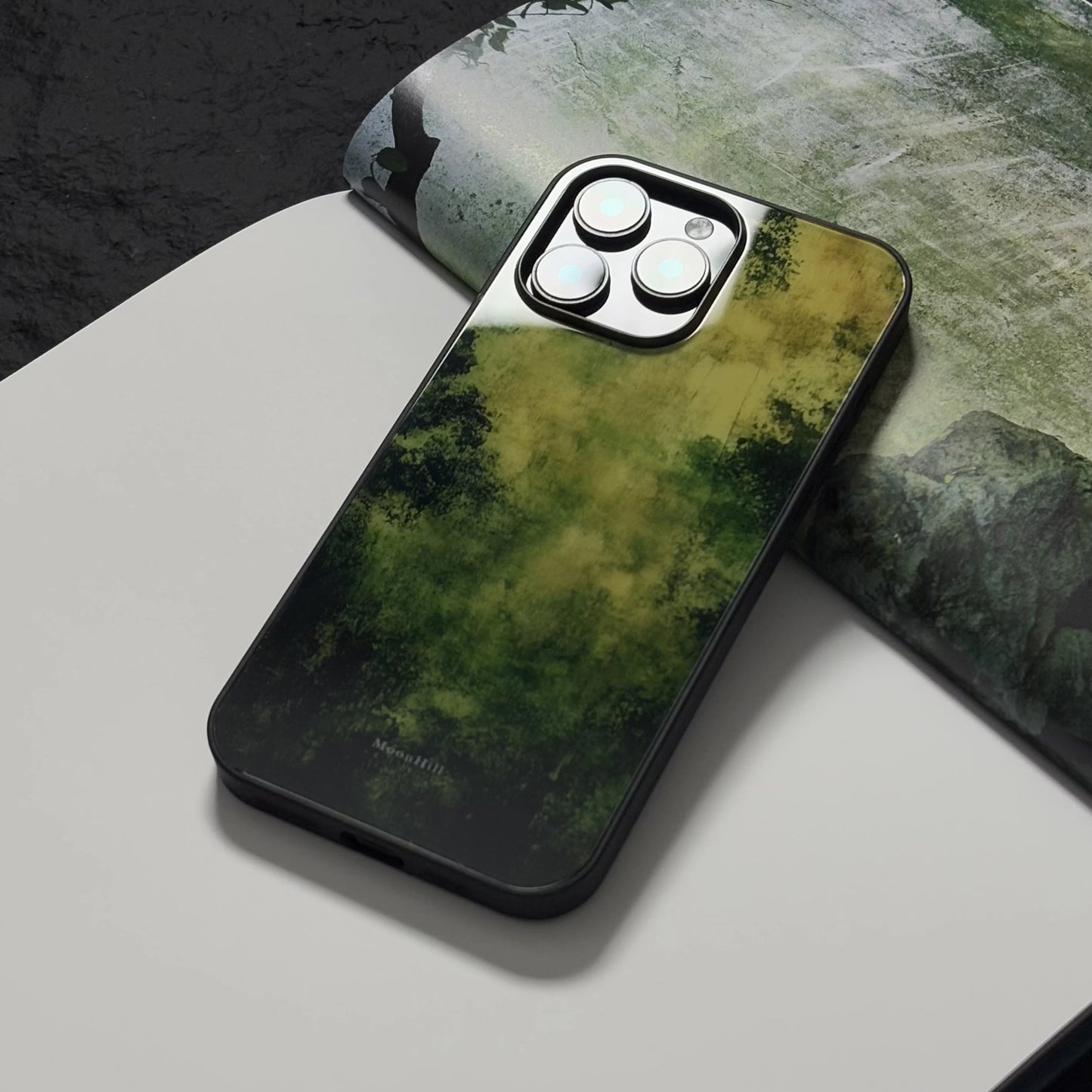 Green moss-patterned non-slip full-coverage glass premium phone case