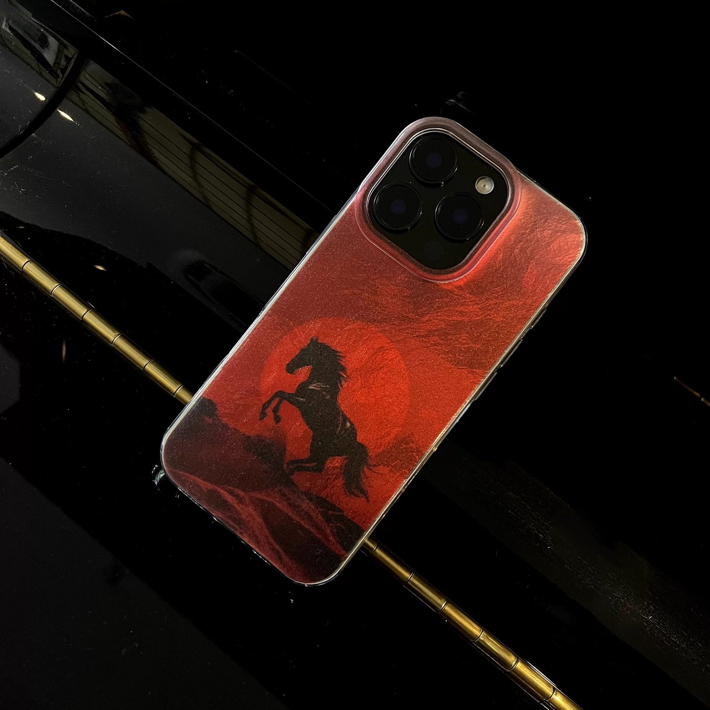 Leading the way! Red premium laser-etched drop-proof 15pm couple phone case for the Year of the Horse.