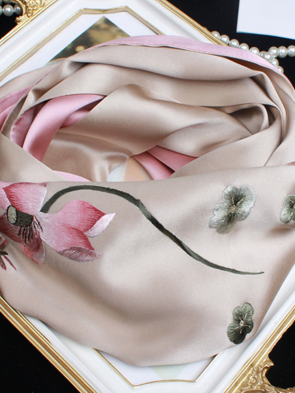 Suzhou embroidery hand-embroidered silk scarf