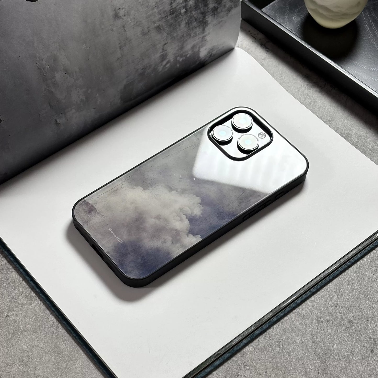 Overlapping cloud pattern anti-slip full-coverage glass premium phone case