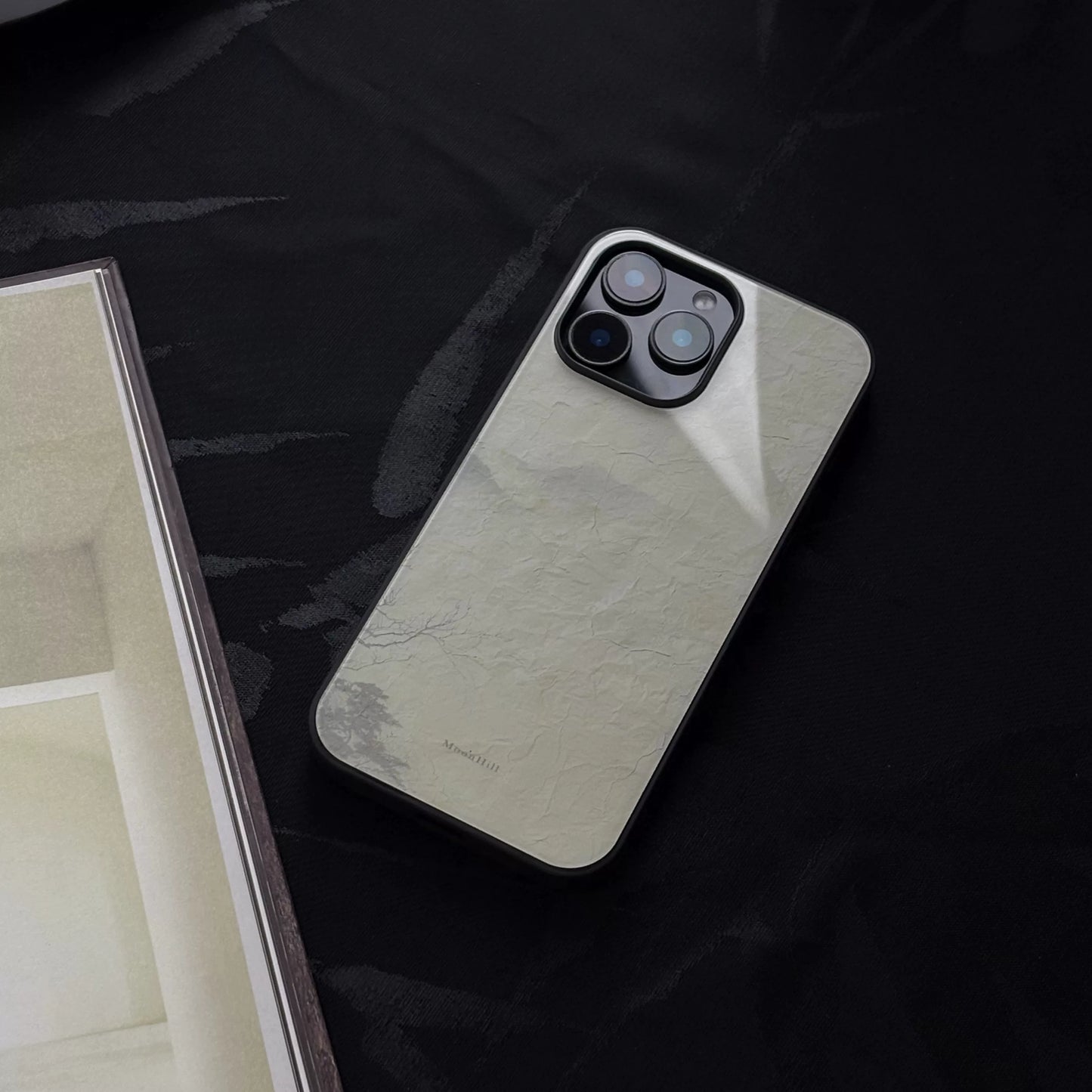 Pine trees on the mountain - Original high-end glass phone case