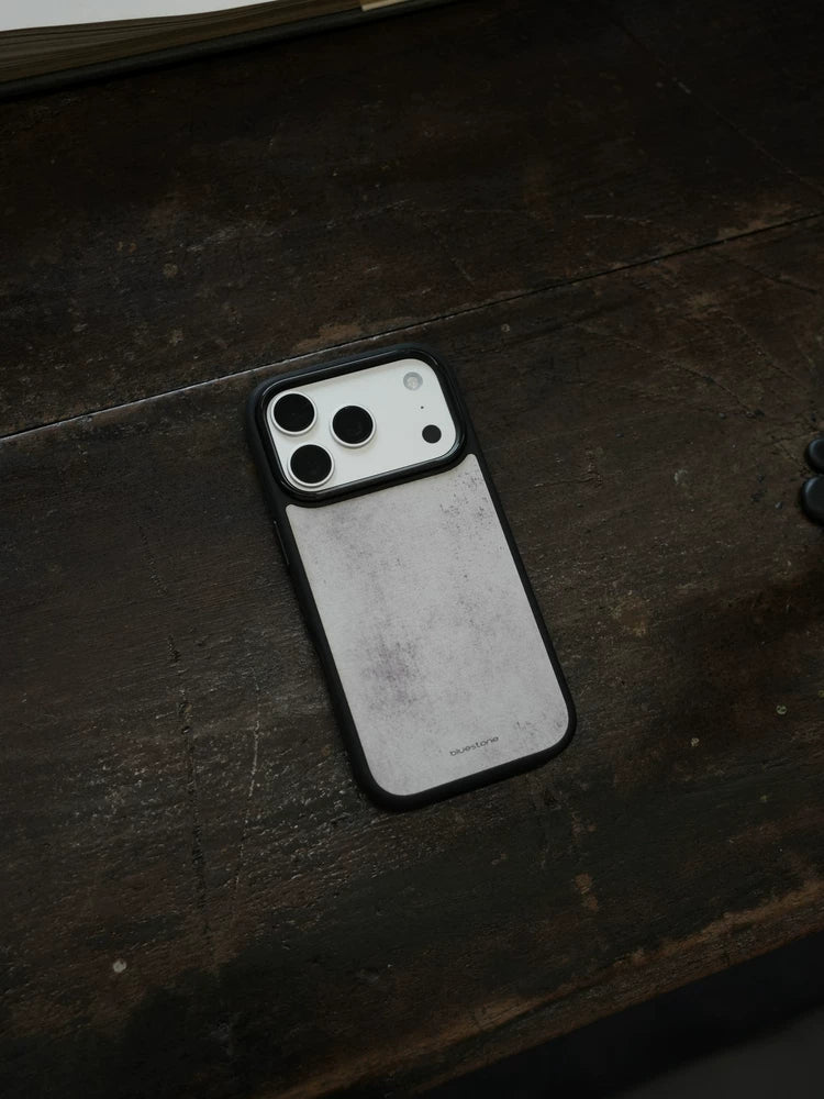 White snow-patterned magnetic phone case