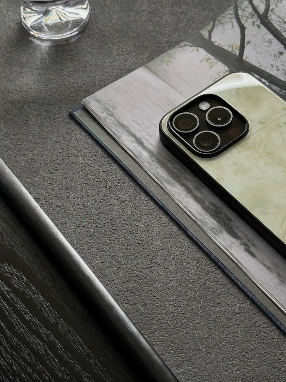 Night Studio Toon Branch Green Protective Phone Case