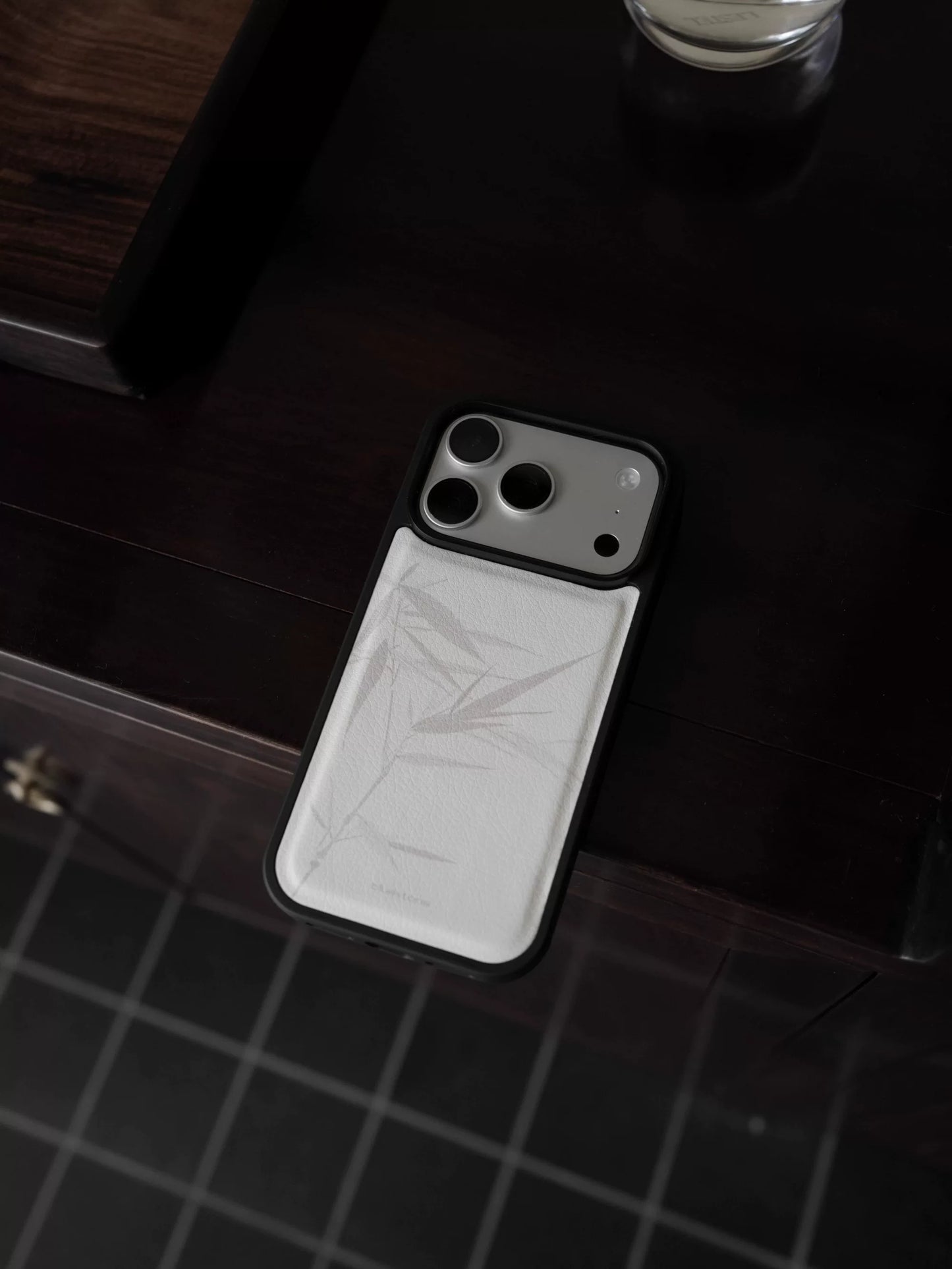 Silver bamboo-patterned phone case