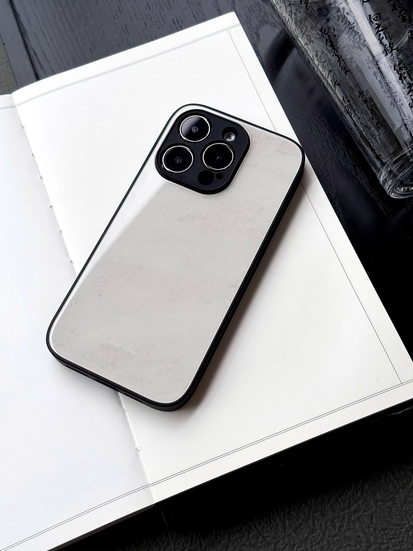 Night Studio Natural Texture White Glass Phone Case