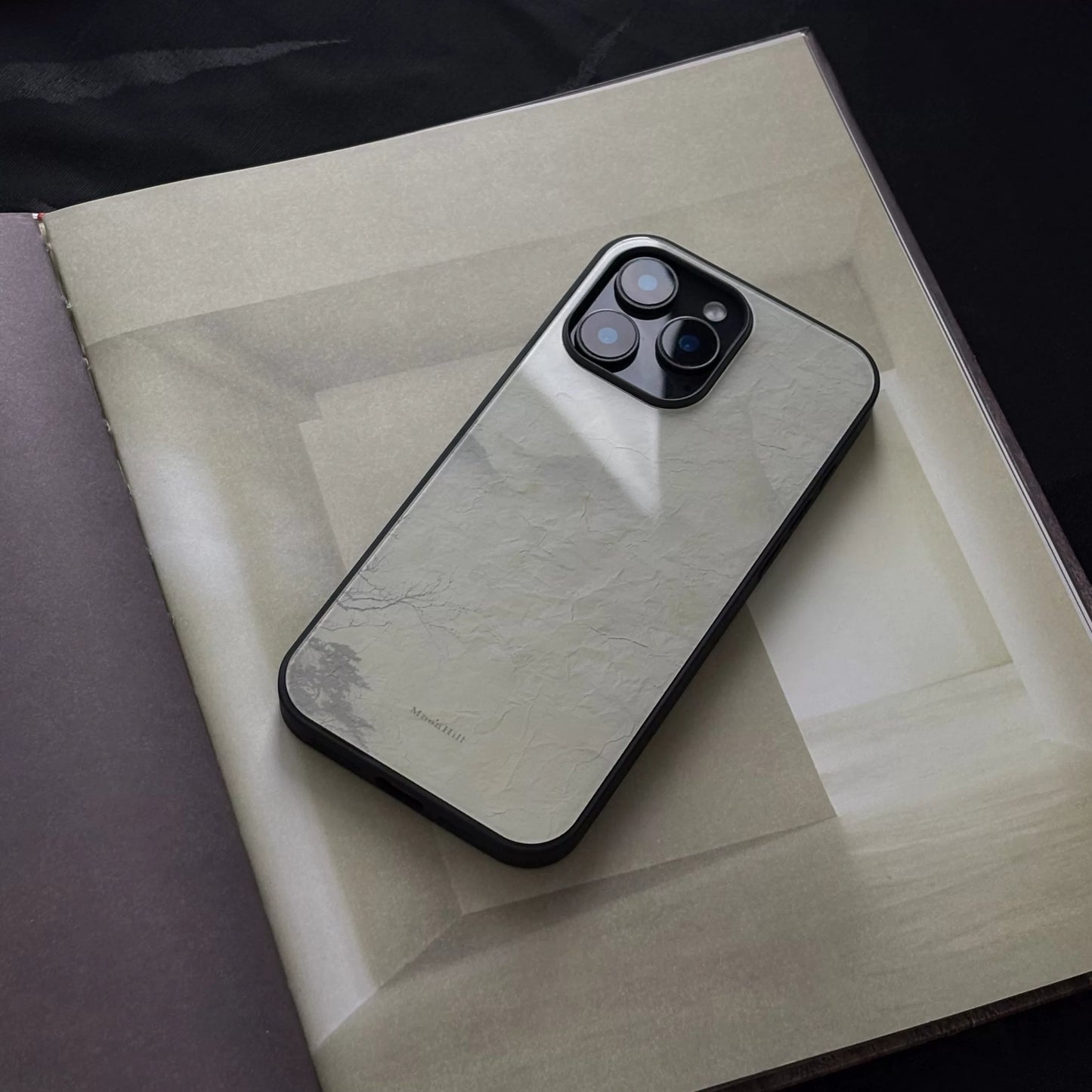 Pine trees on the mountain - Original high-end glass phone case