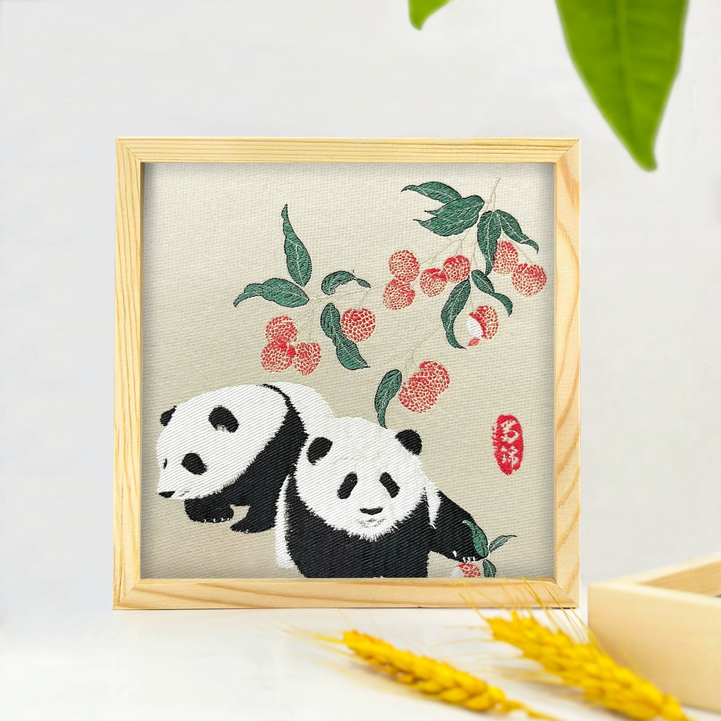 Natural Wood Shu Embroidery Panda Photo Frame Ornament