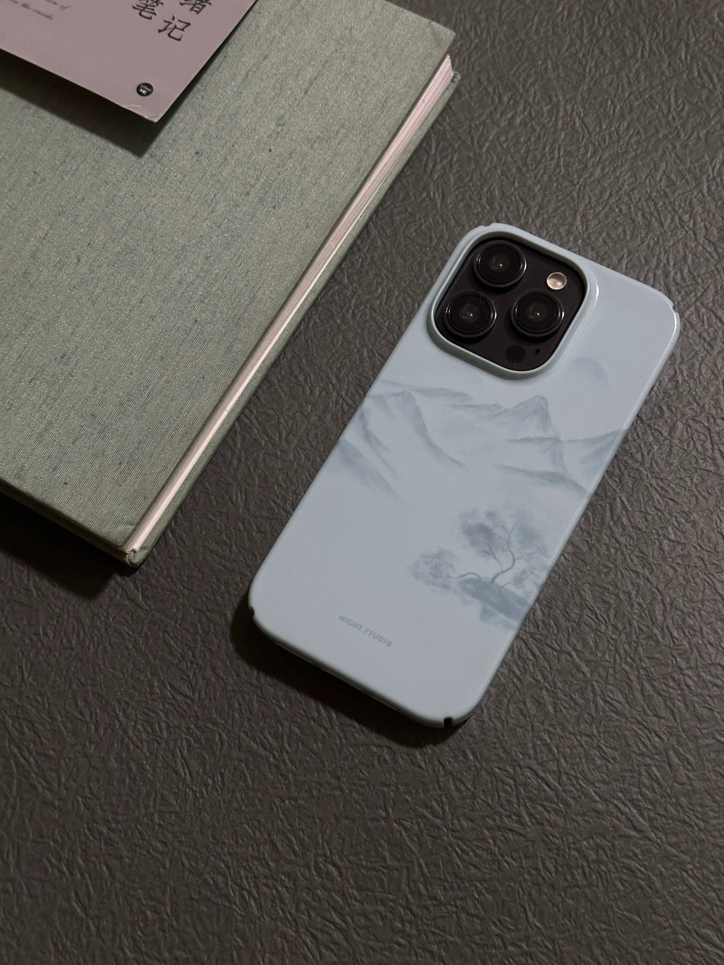 Night Studio Green Moutain Art Painting Thin Phone Case