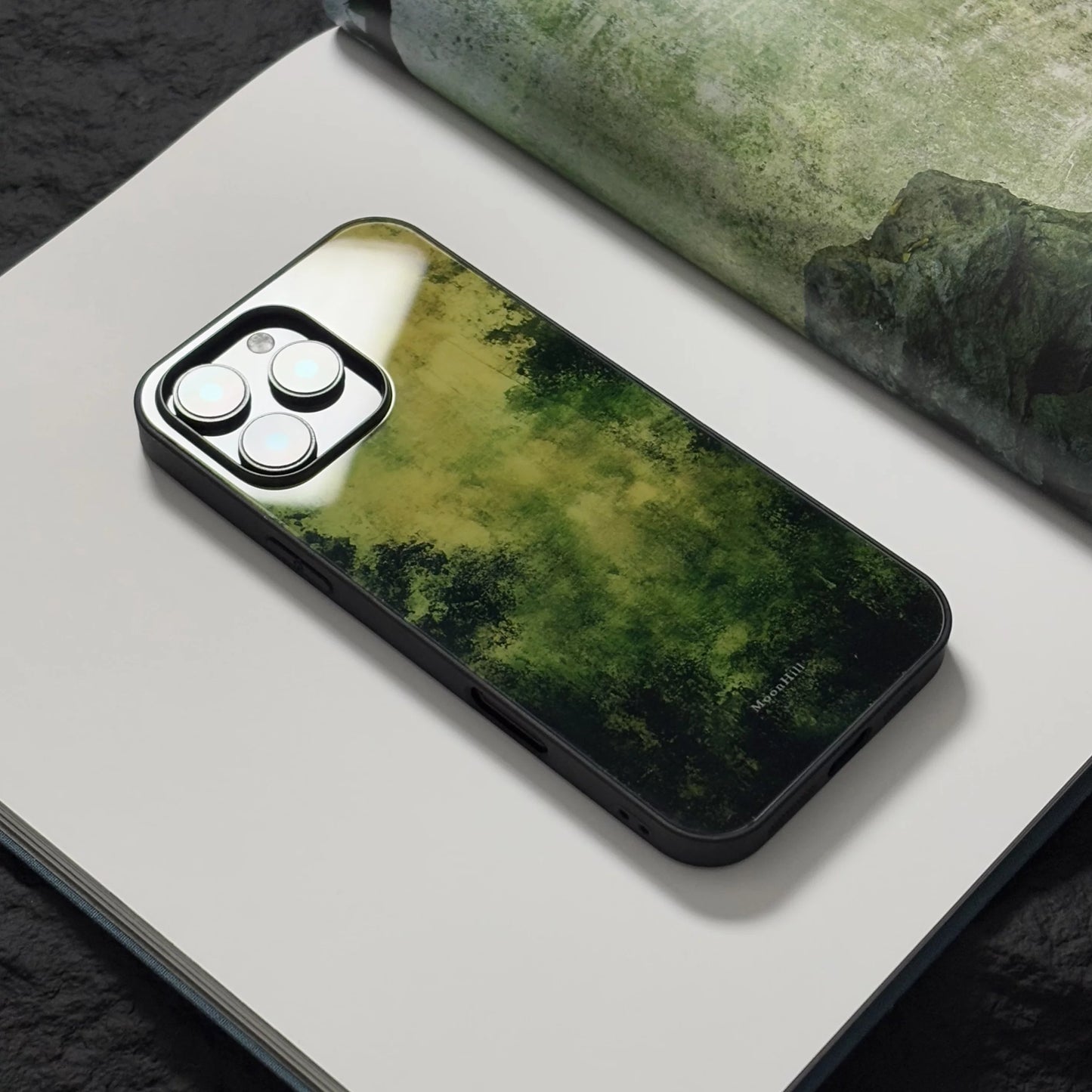 Green moss-patterned non-slip full-coverage glass premium phone case