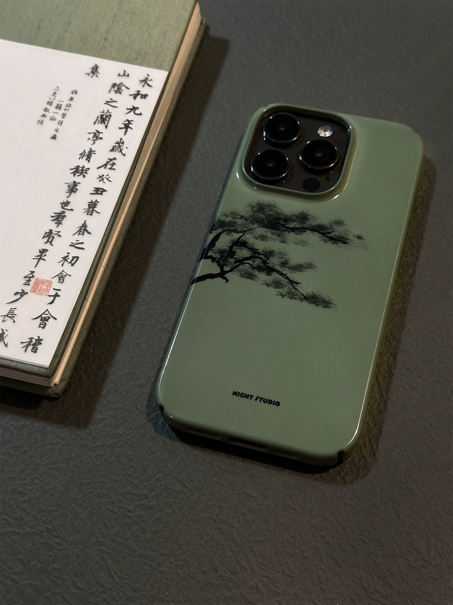 Night Studio Pine Vintage Green Protective Phone Case