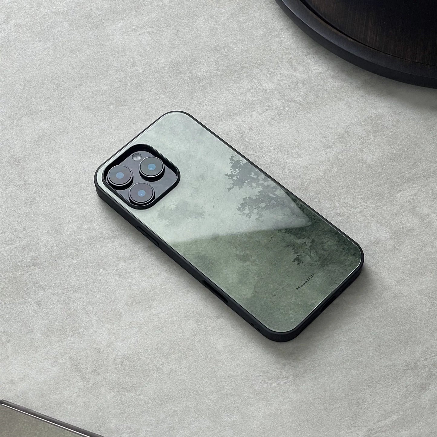 Abstract painting of pine trees in slumber, non-slip, full-coverage glass, original design, premium new phone case.
