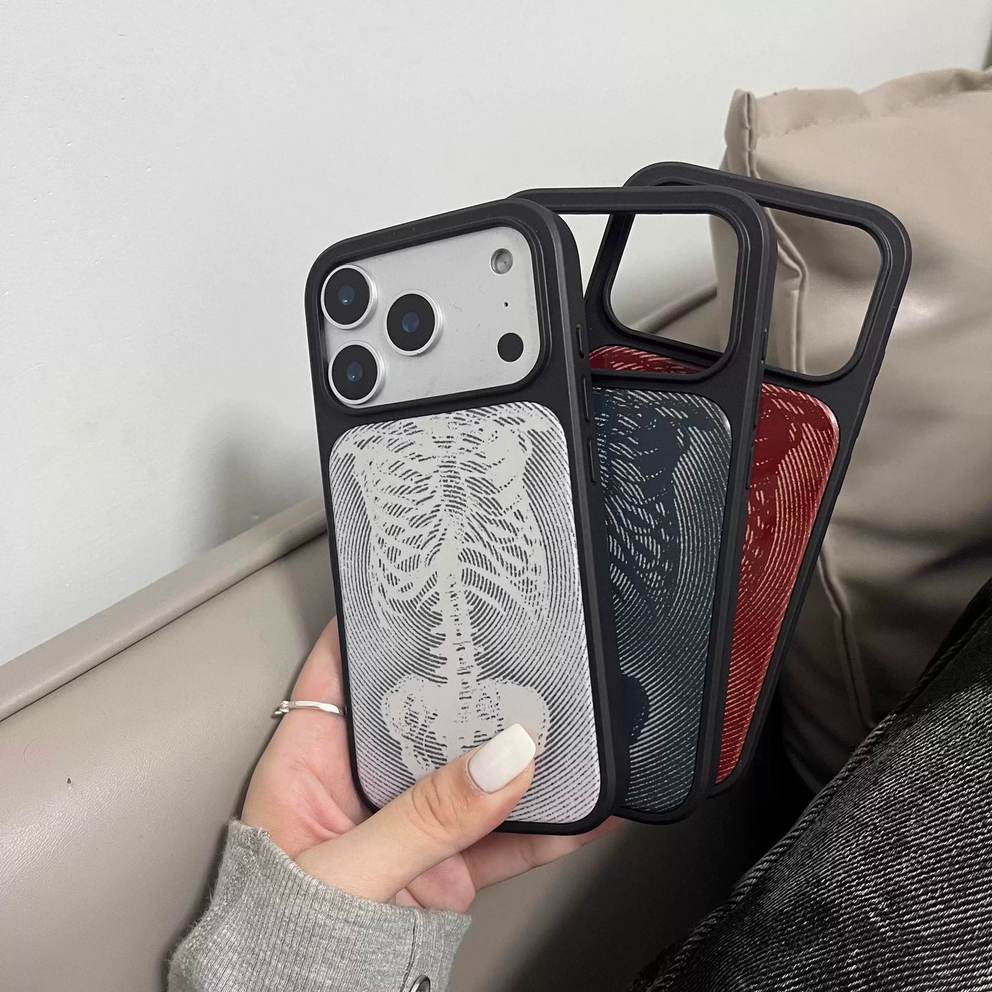 Instagram-worthy retro skull-themed black-bordered magnetic shockproof phone case.