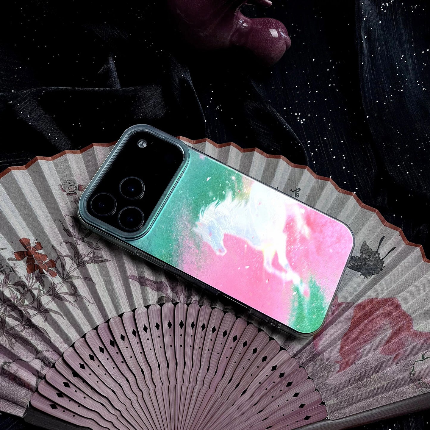 Dreamy White Horse Art Painting Laser Drop-Proof 15pm Premium Phone Case