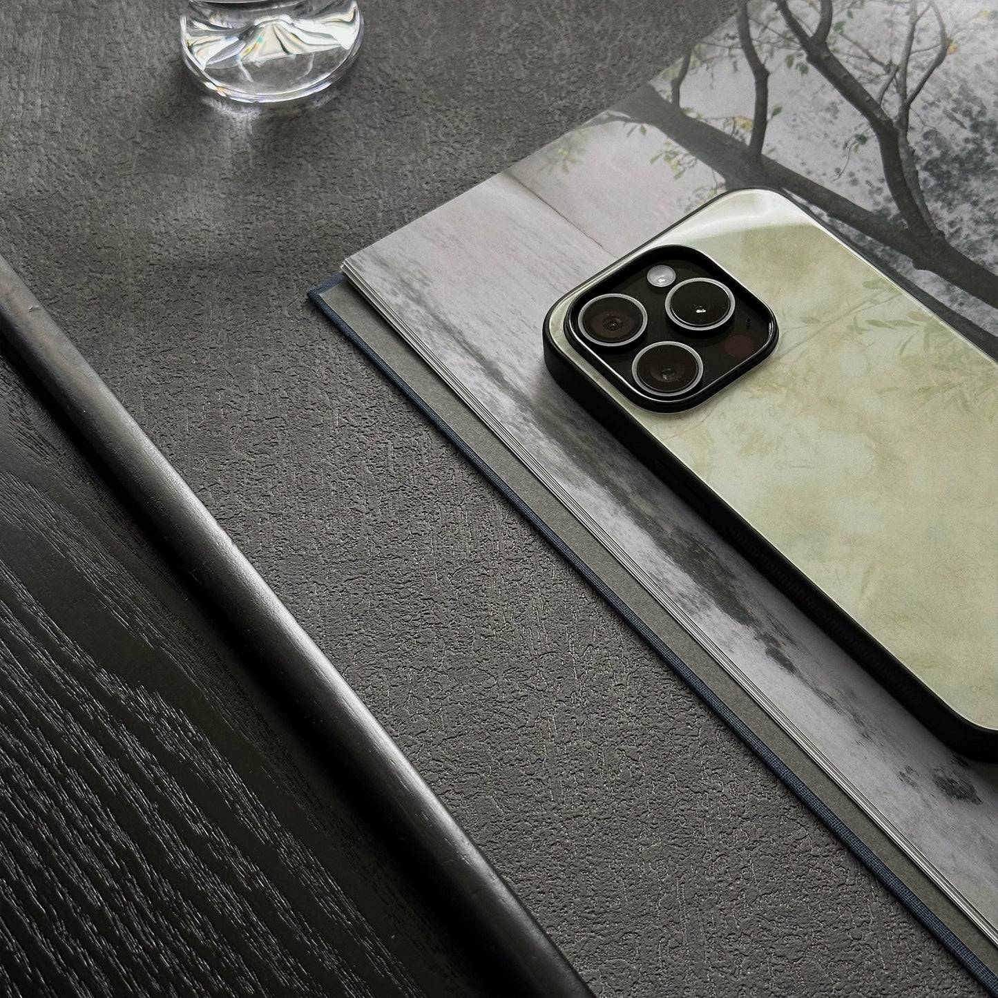 Night Studio Toon Branch Green Protective Phone Case