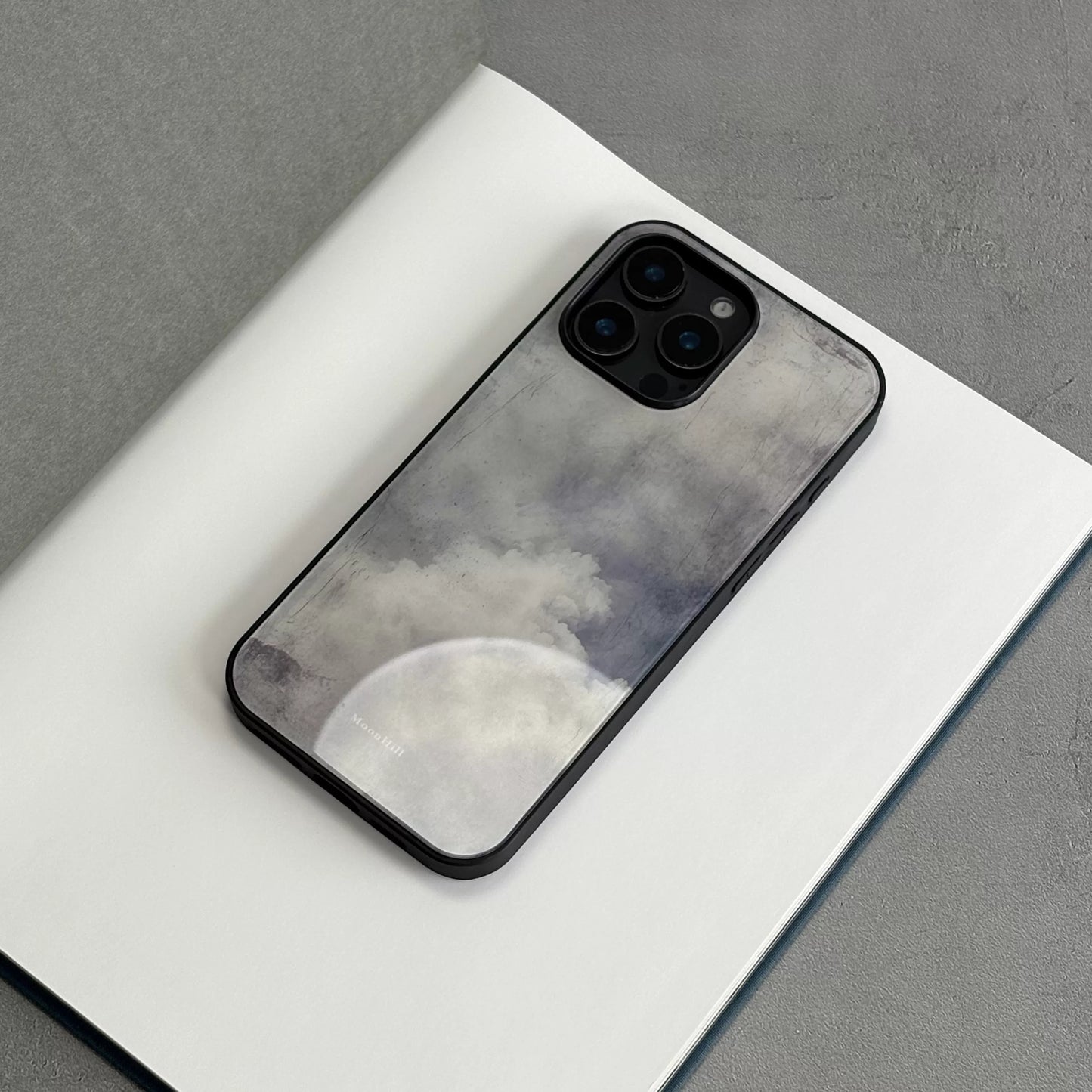 Overlapping cloud pattern anti-slip full-coverage glass premium phone case
