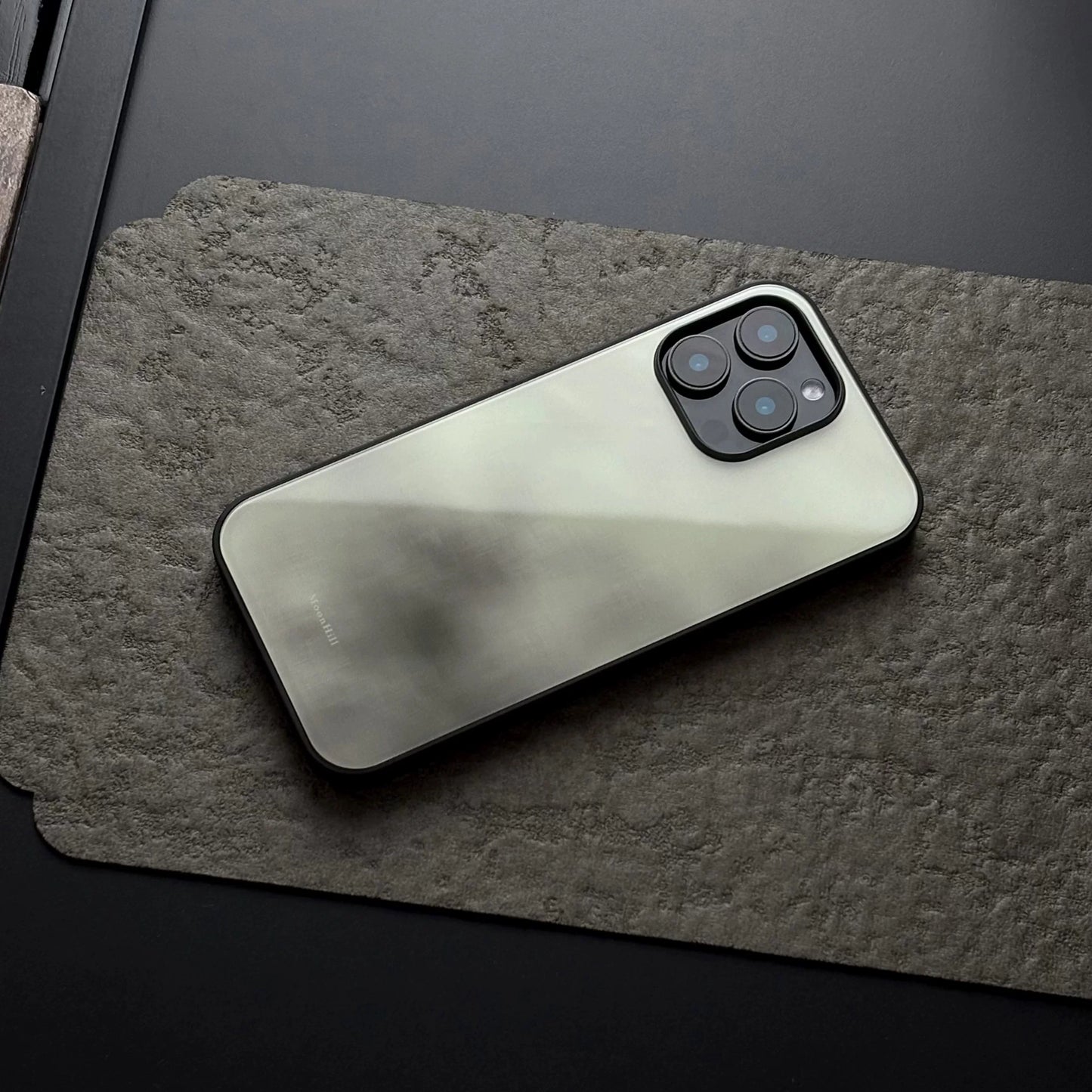 Gray and white ink painting style non-slip full-coverage glass premium phone case
