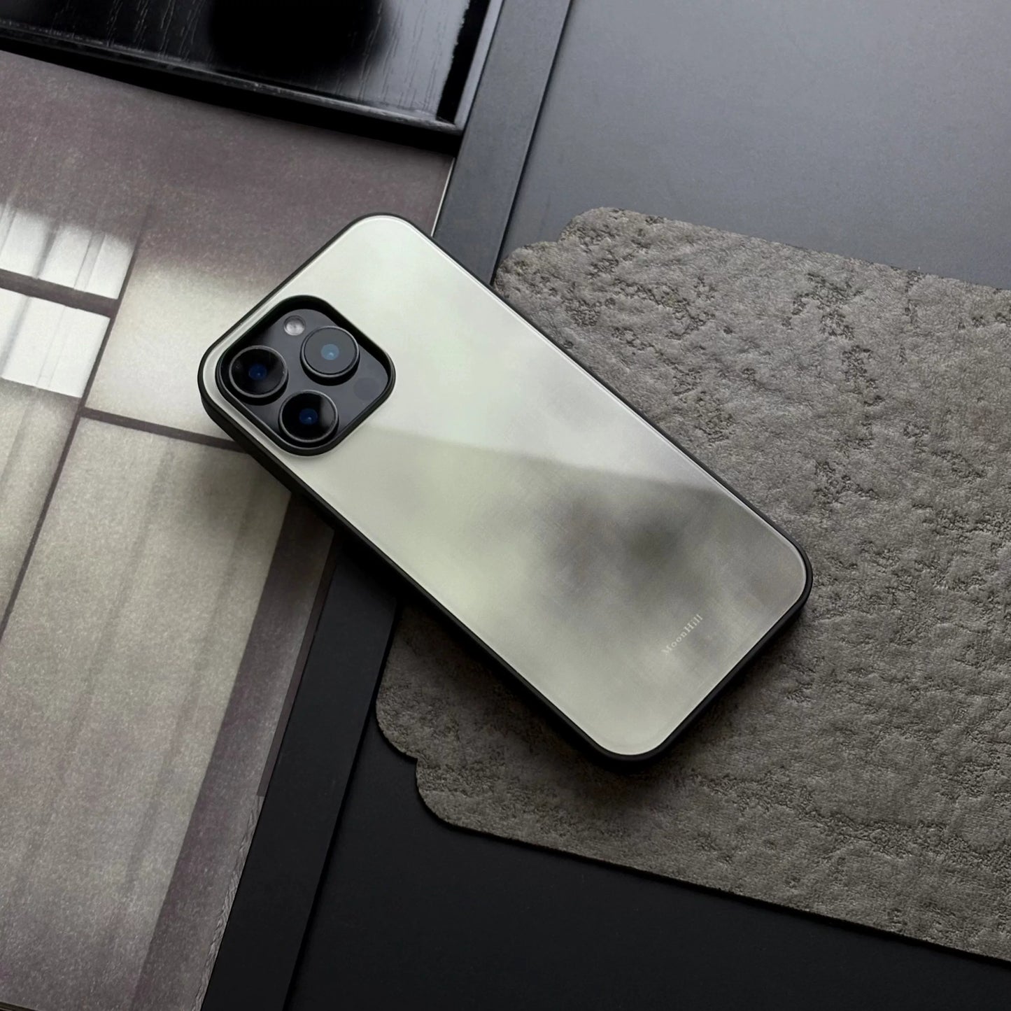 Gray and white ink painting style non-slip full-coverage glass premium phone case