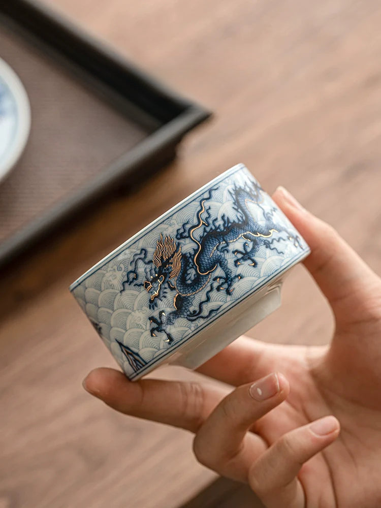 Blue-and-White Teacup Decorated with a Dragon